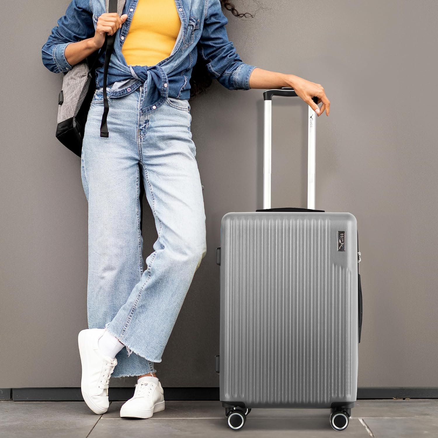 20-inch Vacay Cabin Suitcase in Raven – Perfect for Your Getaway - UK