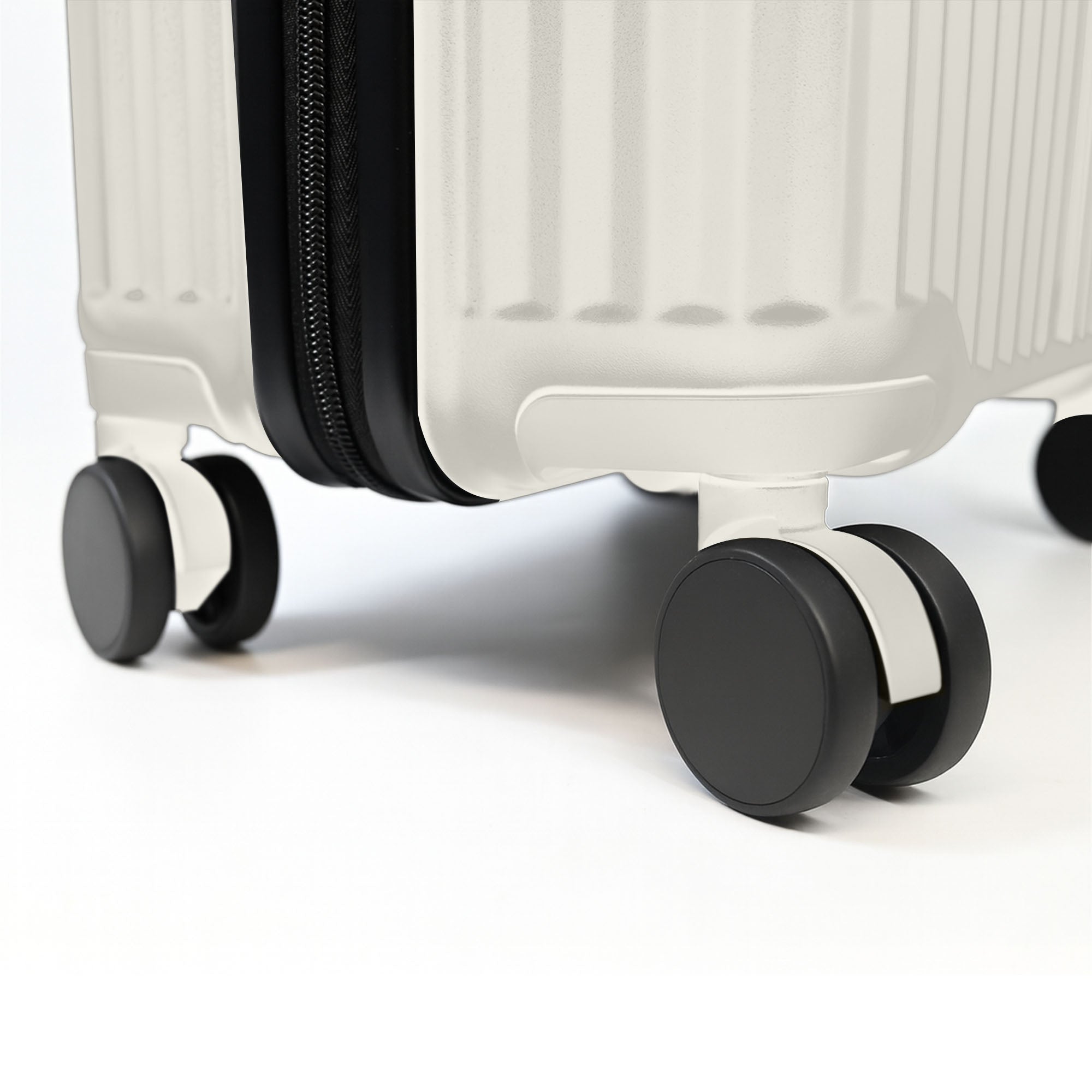 Lugg Airglide 28" Suitcase in Beige