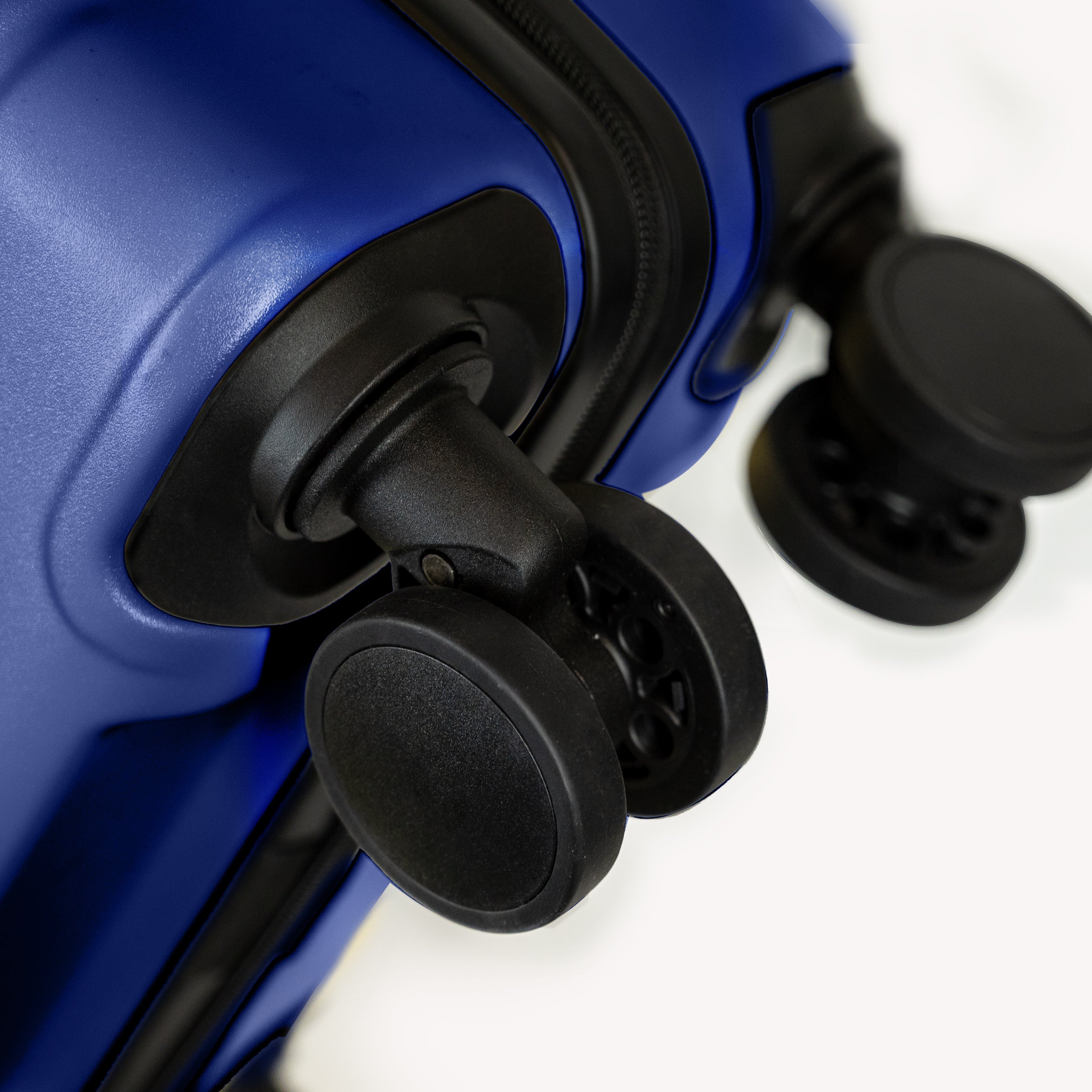 Lugg Flex 28" Suitcase in Navy Blue