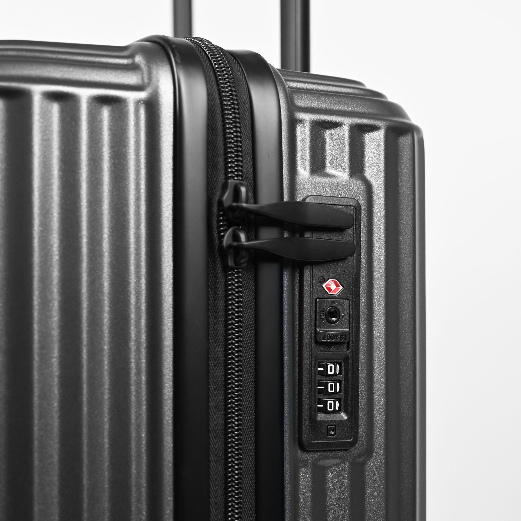 Lugg Airglide 28" Suitcase in Gunmetal