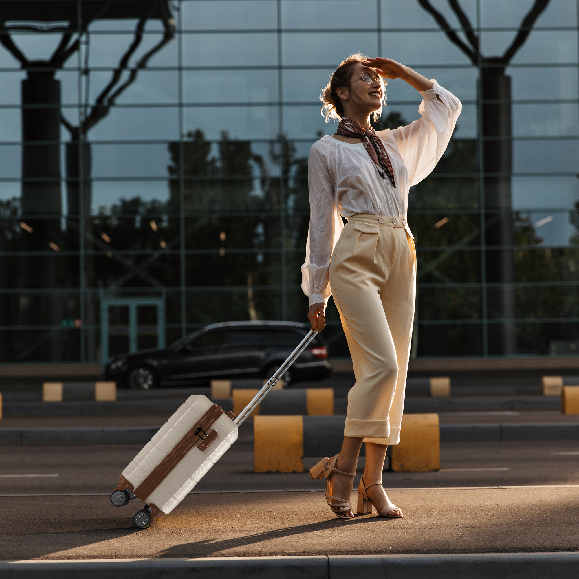 Lightweight & Chic - 15-Inch Jetset Suitcase in Cream & Brown - UK