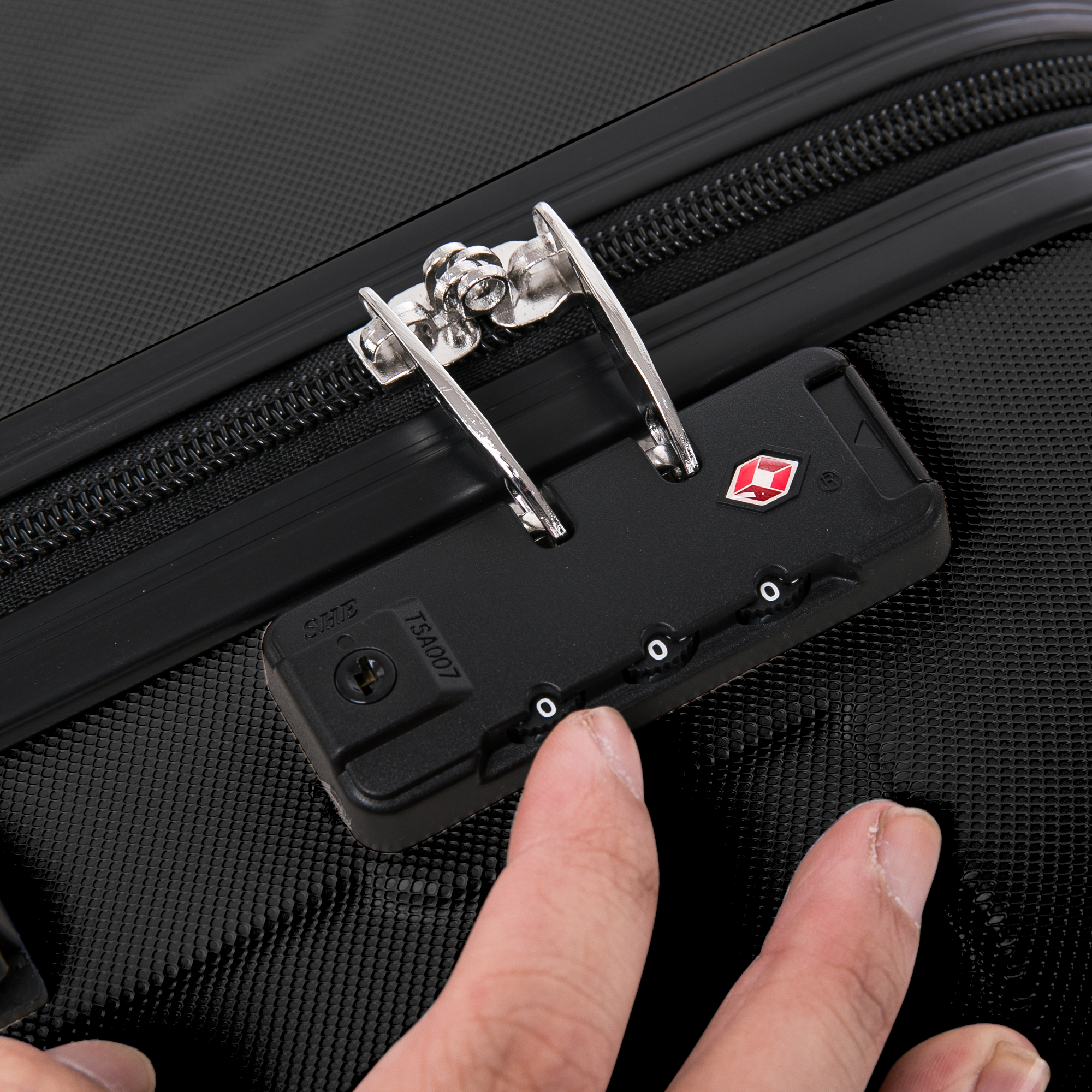 Skywander 3pc Suitcase Set in Black