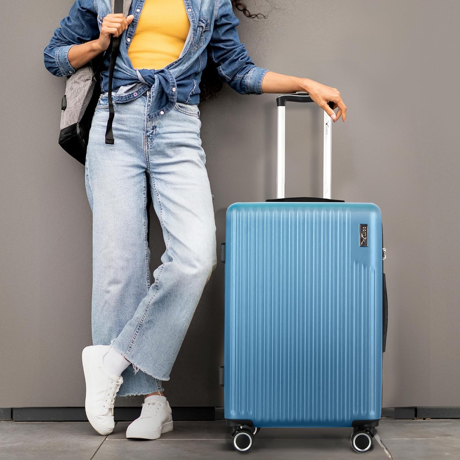 Vacay 24" Suitcase in Light Blue