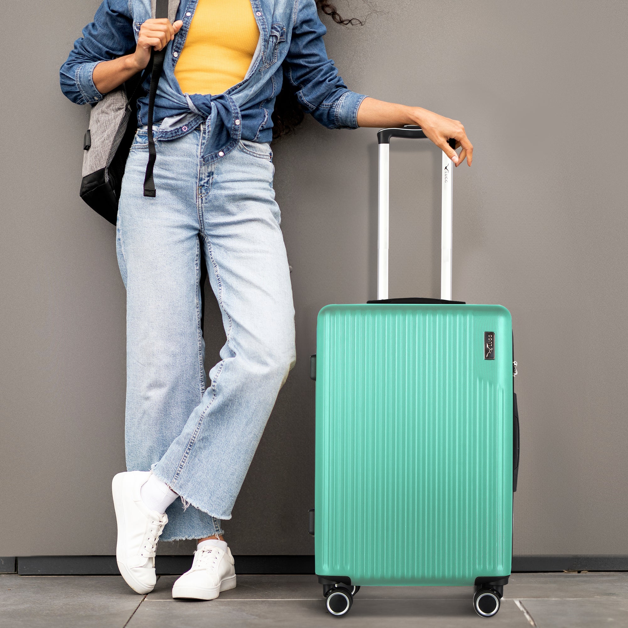 20" Vacay Cabin Suitcase - Mint