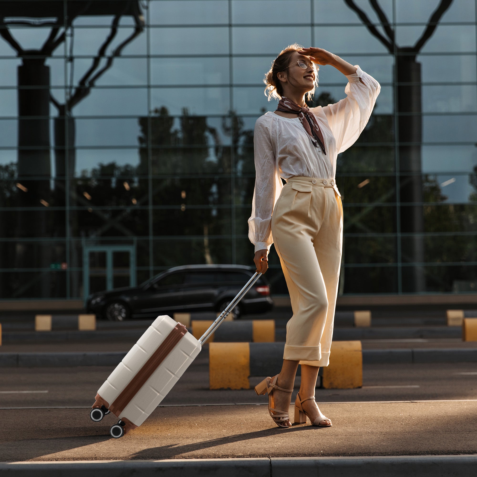 LUGG - Jetset 40cm Suitcase - 40x25x20cm- Ryanair Compatible - TSA Lock - Underseat Size - Hard Shell ABS - Spinner & Removable Wheels - Lightweight Travel Luggage- Cream/Brown