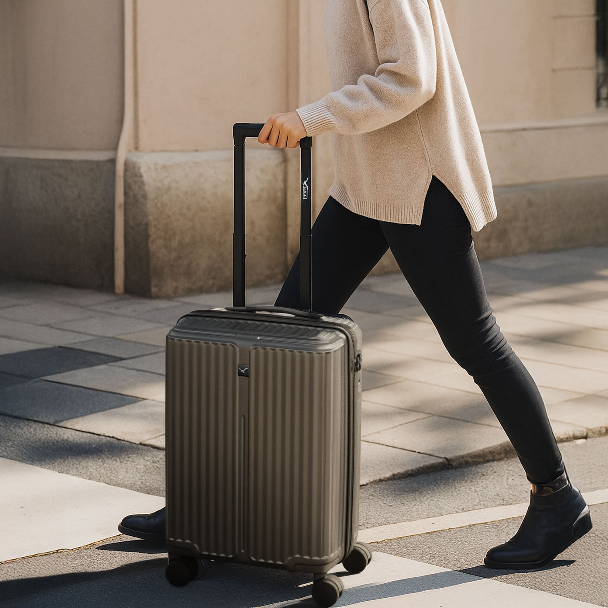Air Glide 20" Cabin Suitcase in Gunmetal