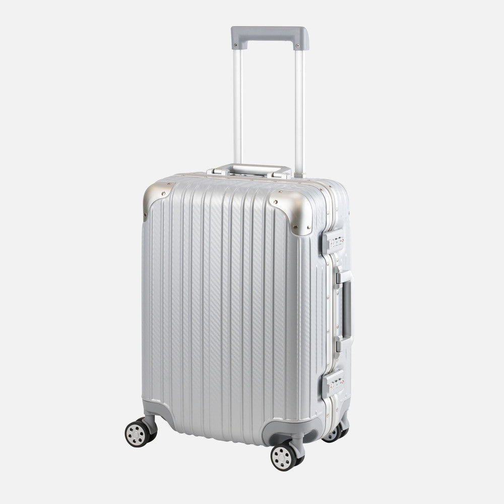 Oasis 24" Medium Suitcase - 67 × 46 × 29cm in Silver